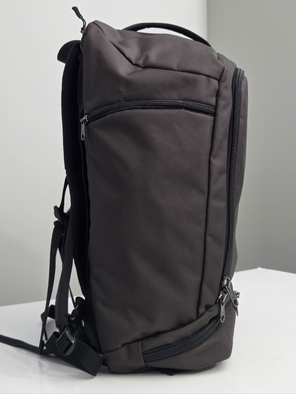 Excellent Tom Bihn Techonaut 45 Backpack Travel Bag — image 2 of 8